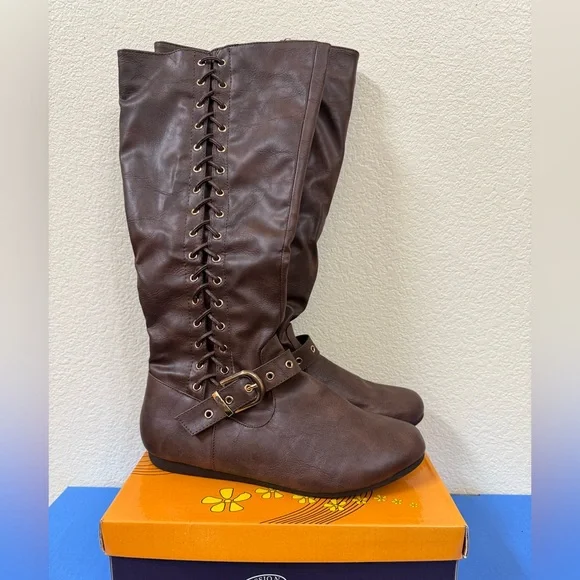 Brown boots - Picture 1 of 5